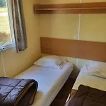 Mobil Cosy Avec Terrasse Pour 4 Personnes - Api-1-52-266 Кемпинг *