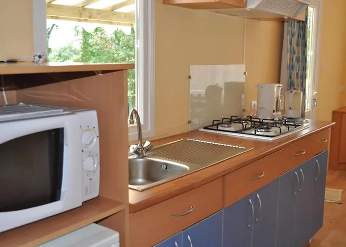 אתר קמפינג Mobil Cosy Avec Terrasse Pour 4 Personnes - Api-1-52-266 *